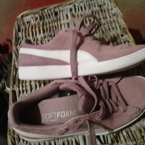 Young girls pumas purple 🟣💜 sz 7 - Picture 6 of 6